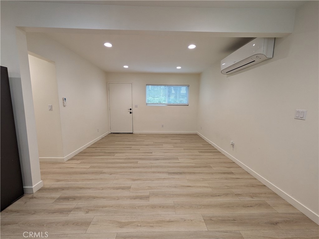 200 E Phillips St - Photo 3