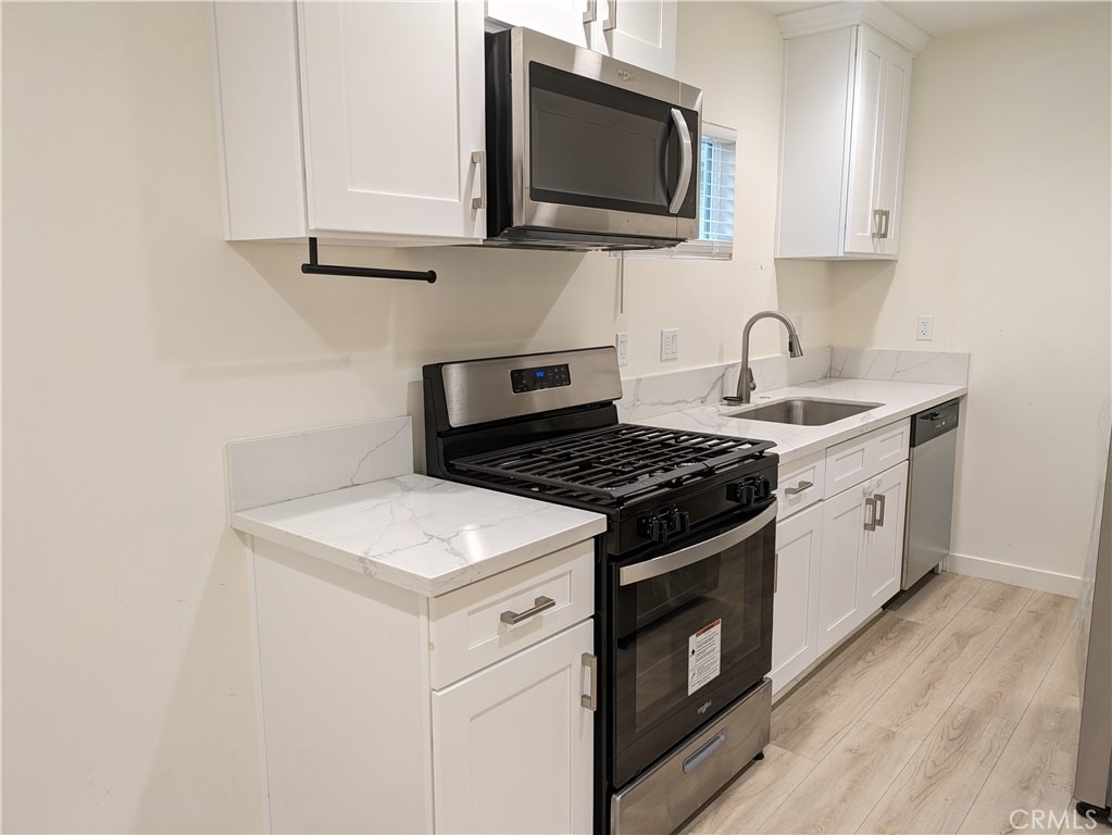 200 E Phillips St - Photo 1