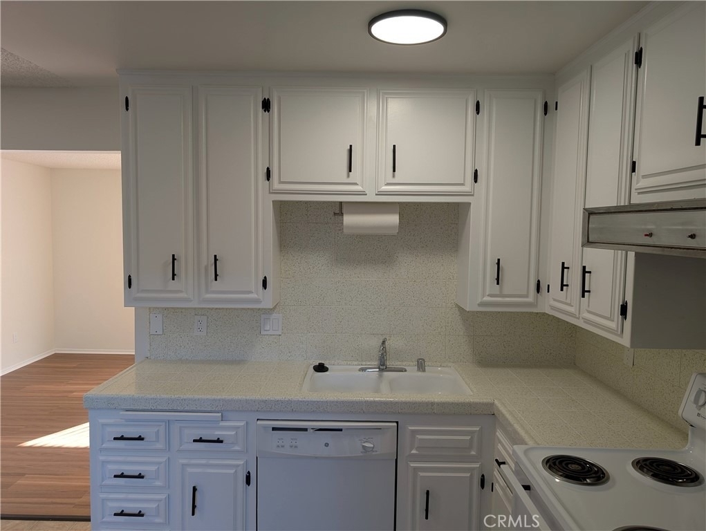 2851 W Avenue J4 - Photo 4