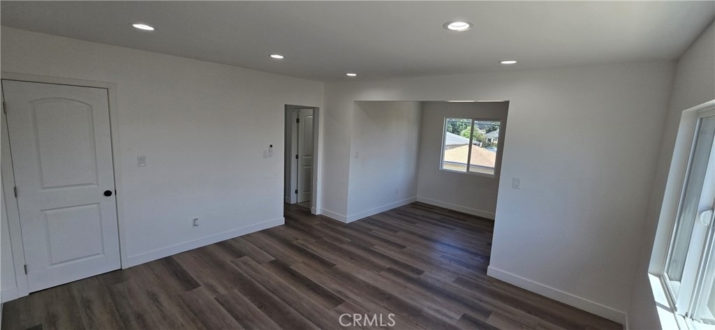 833 E 92nd - Photo 5