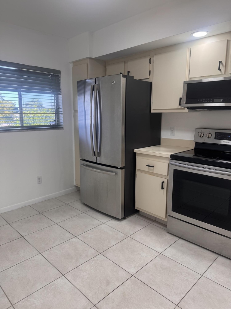 3178 Via Poinciana - Photo 5