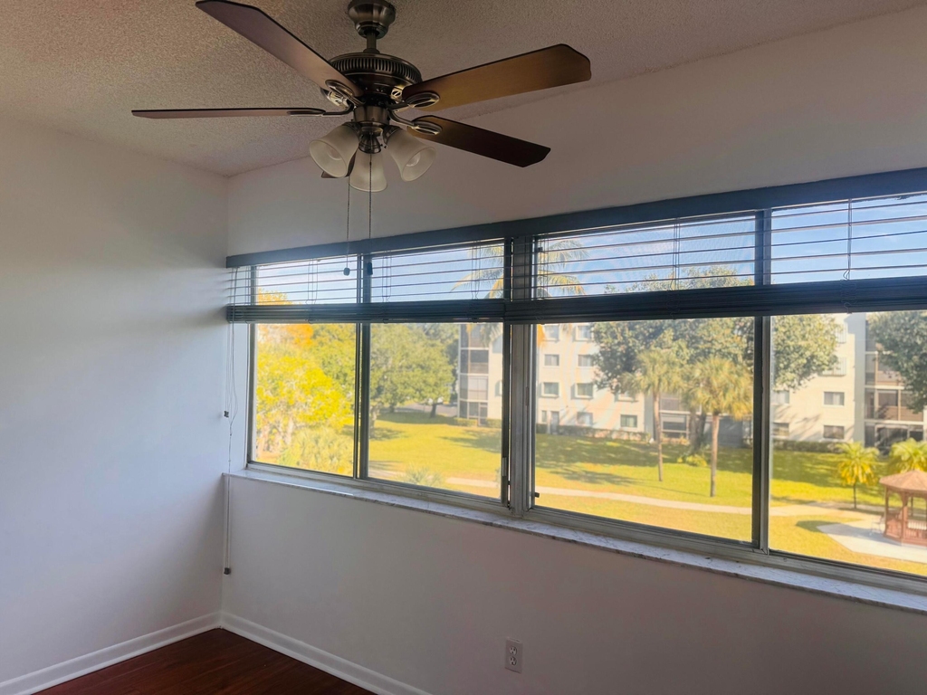 3178 Via Poinciana - Photo 9