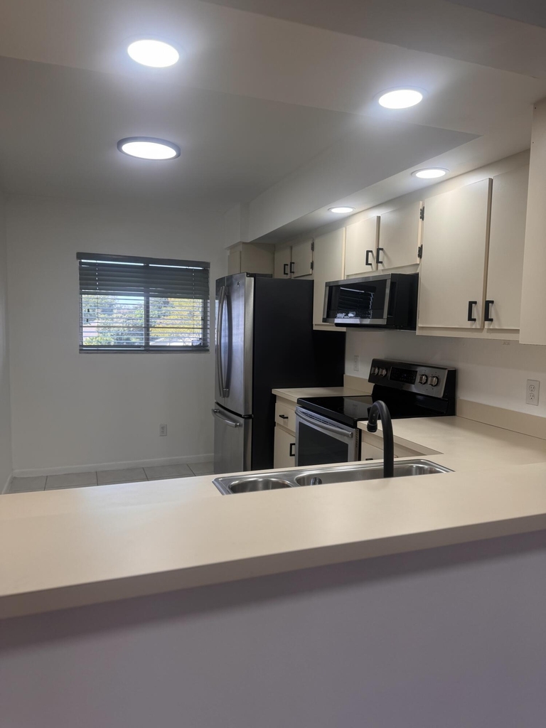 3178 Via Poinciana - Photo 15