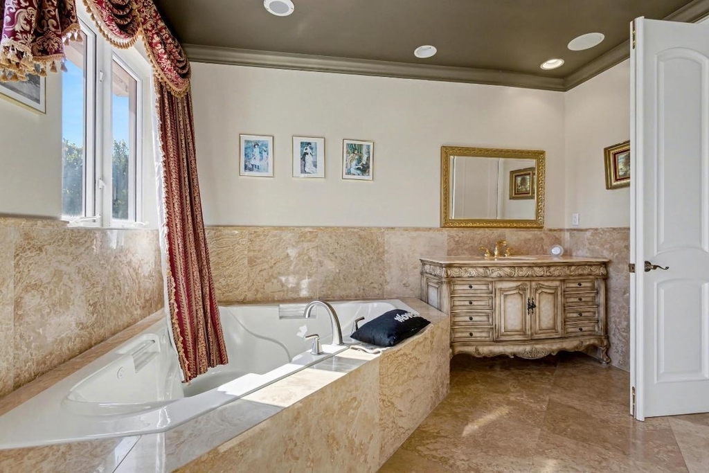 860 E Park Drive - Photo 33