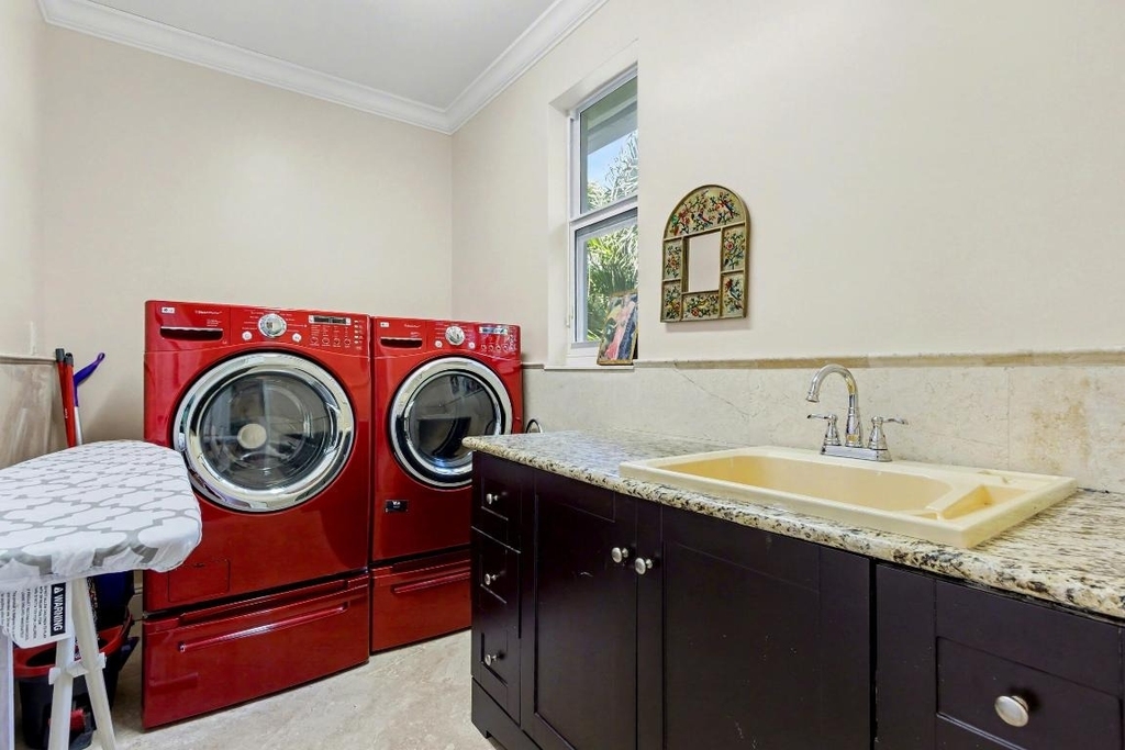 860 E Park Drive - Photo 41