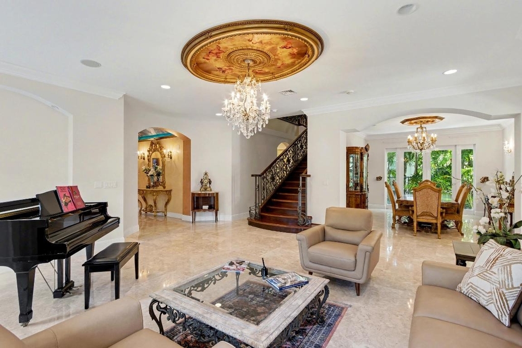 860 E Park Drive - Photo 4