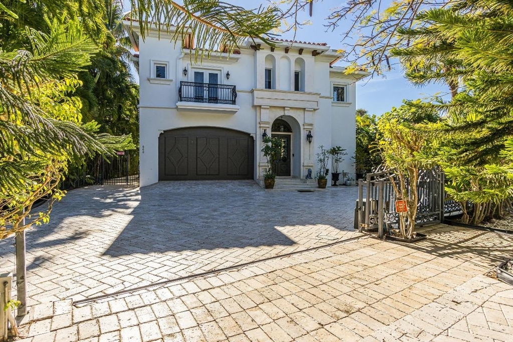 860 E Park Drive - Photo 10