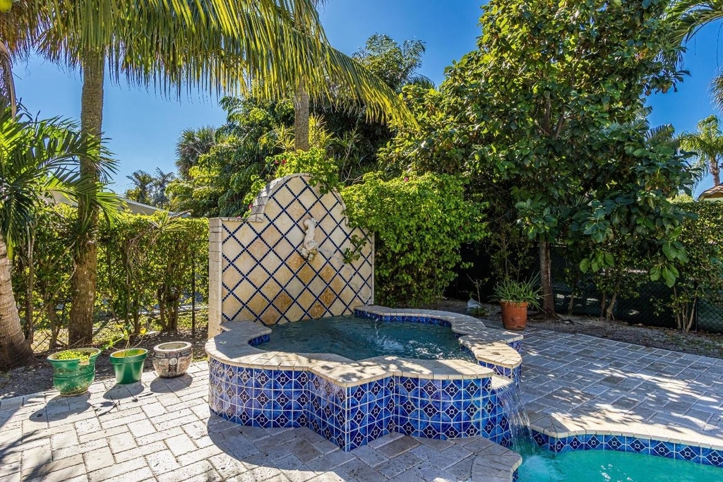 860 E Park Drive - Photo 12