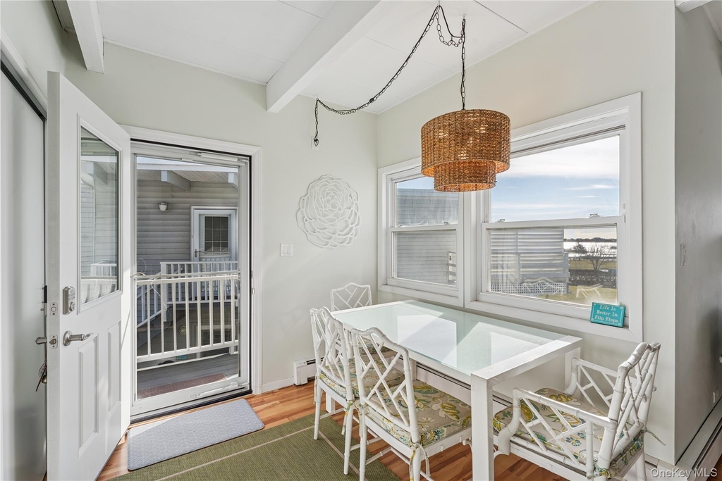 35 Library Avenue - Photo 2