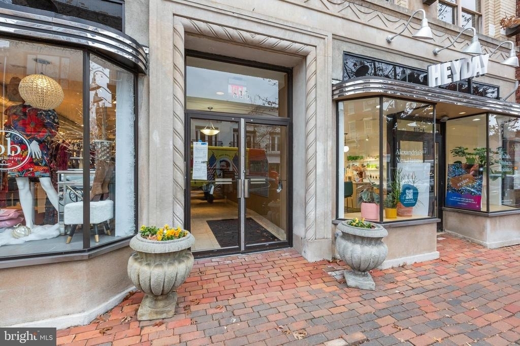 815 King Street - Photo 1