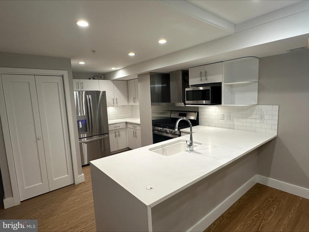 815 King Street - Photo 3