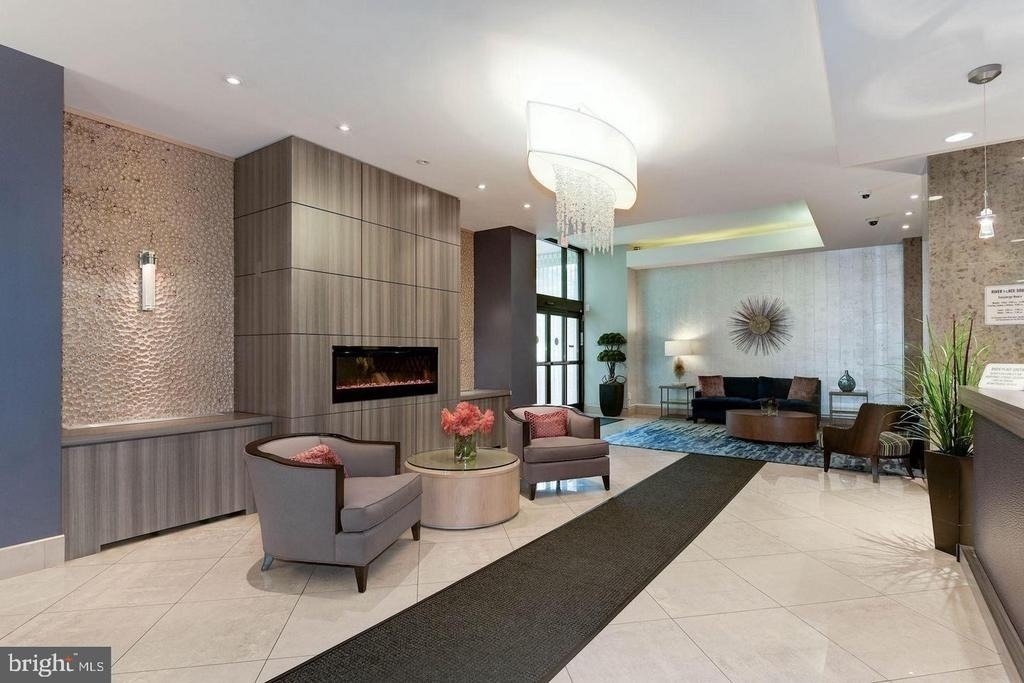 1011 Arlington Boulevard - Photo 2
