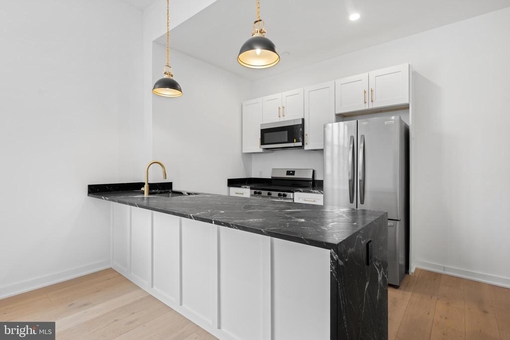 36 N Narberth Avenue - Photo 2