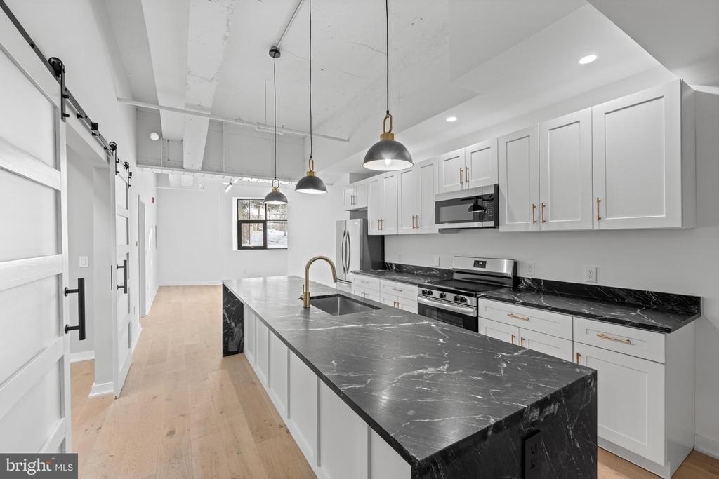 36 N Narberth Avenue - Photo 2