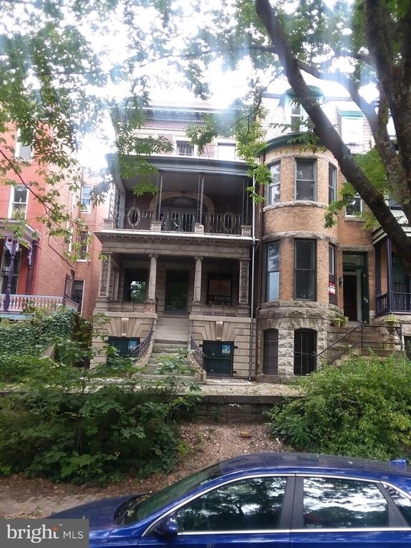 2012 Mount Royal - Photo 2