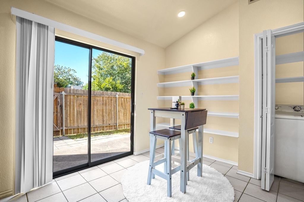 11901 Swearingen Dr - Photo 9