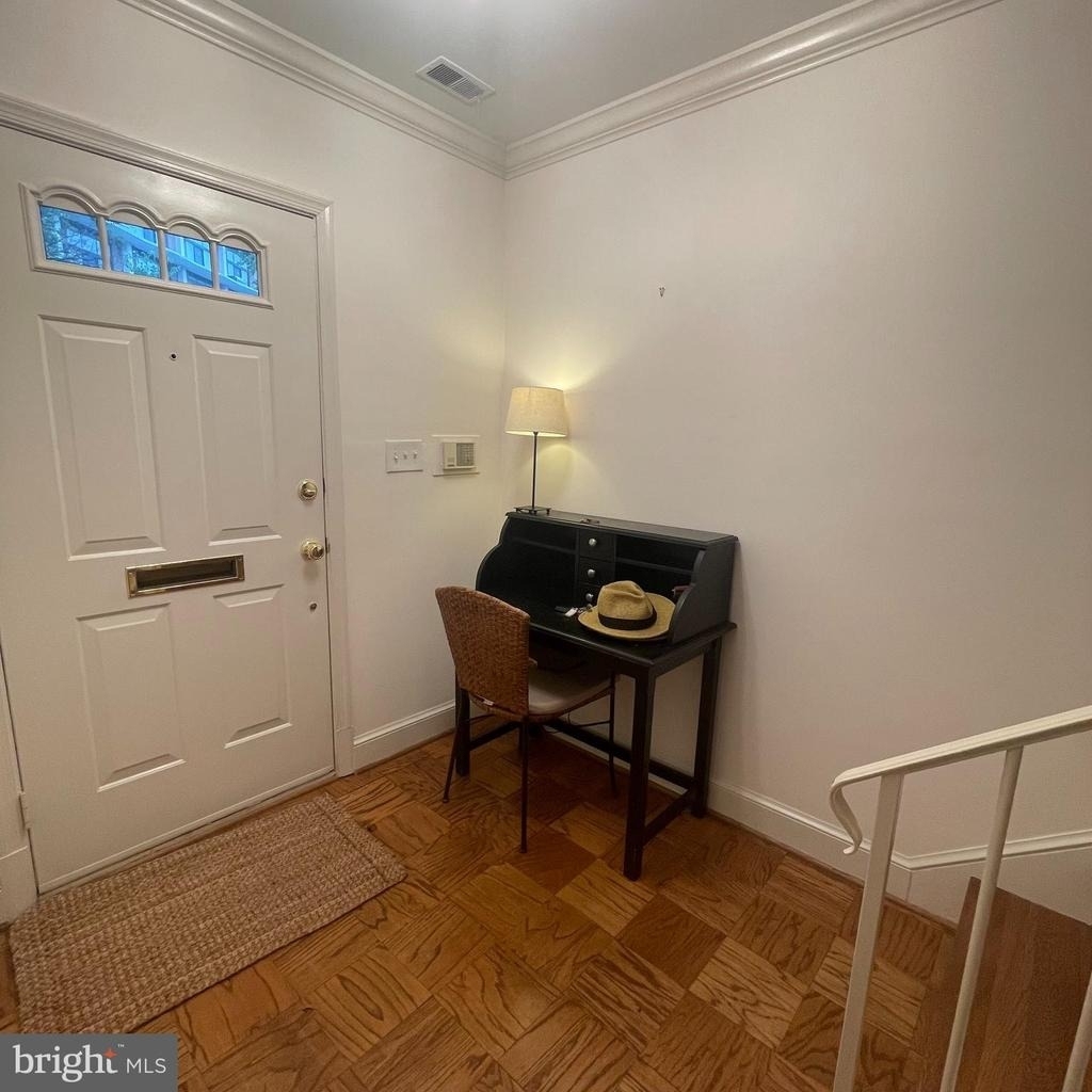 3221 Sutton Place Nw - Photo 10