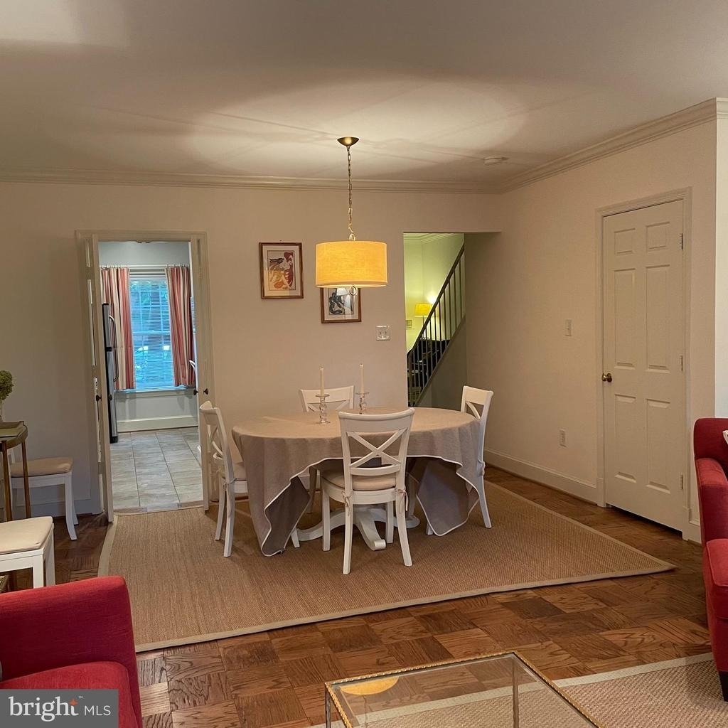 3221 Sutton Place Nw - Photo 5