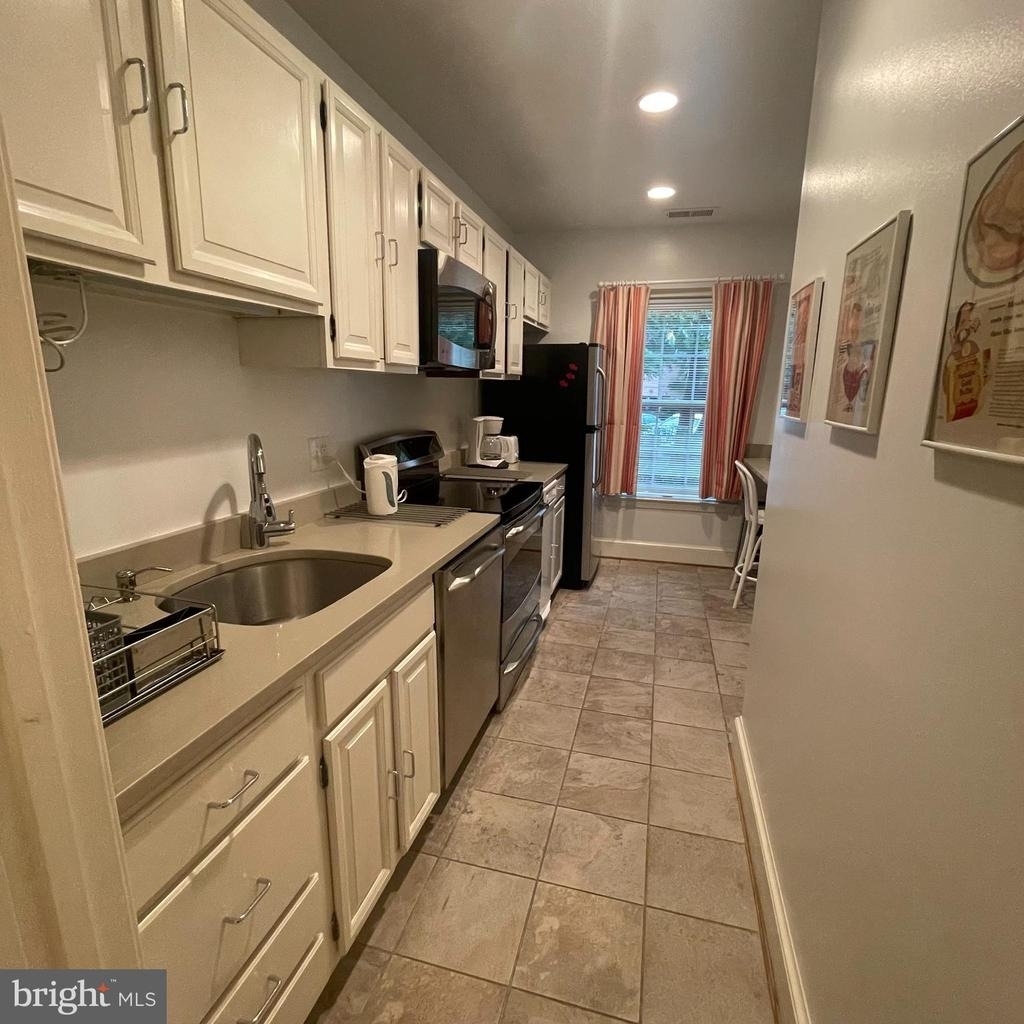 3221 Sutton Place Nw - Photo 6