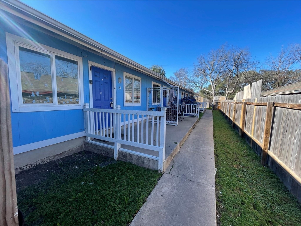 8208 Sam Rayburn Dr - Photo 4