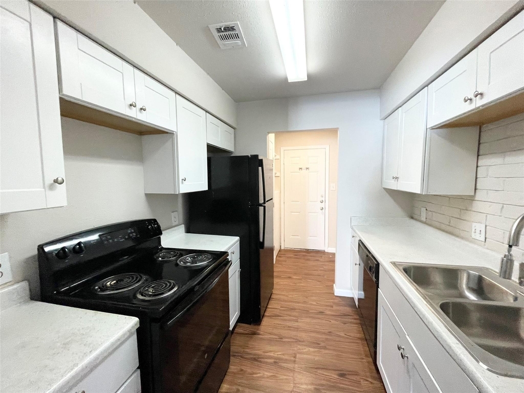 8208 Sam Rayburn Dr - Photo 23