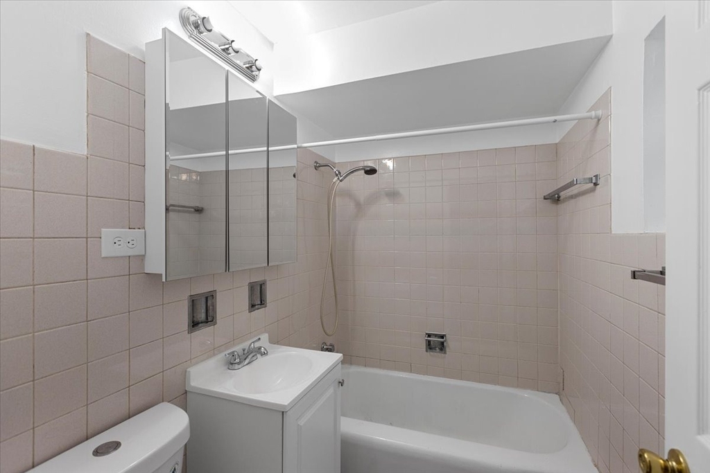6256 W 64th Place - Photo 5