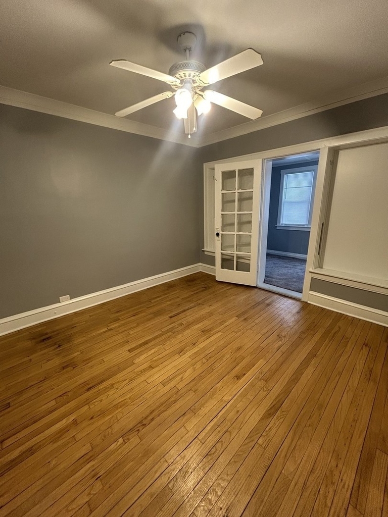 7111 S Emerald Avenue - Photo 2