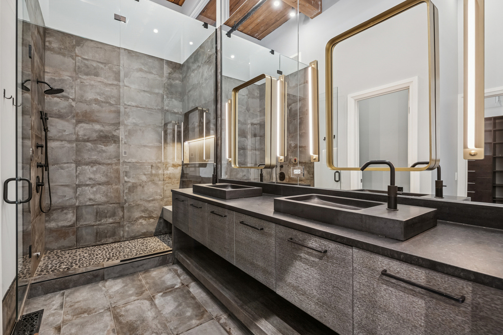 1000 W Washington Boulevard - Photo 1