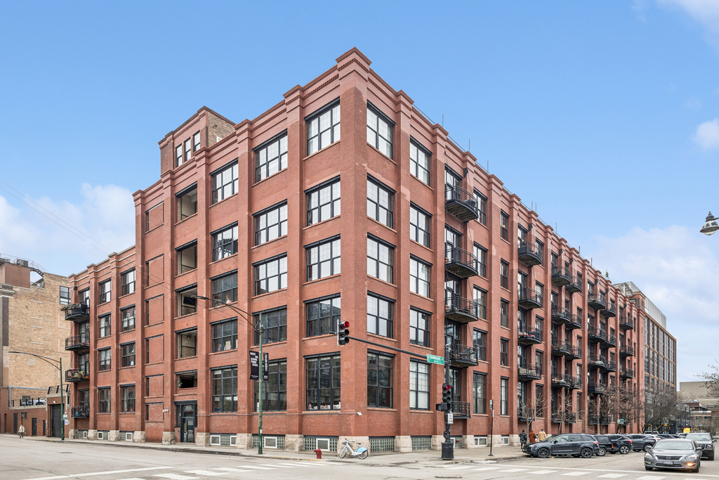 1000 W Washington Boulevard - Photo 0