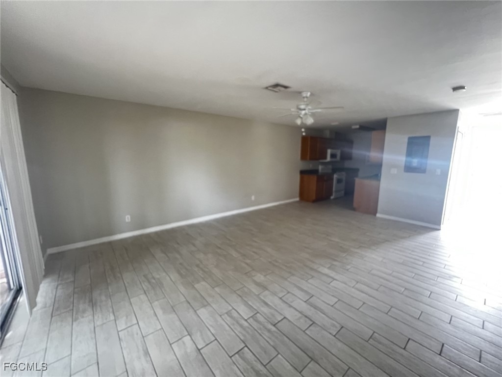 1019 Se 11th Street - Photo 2
