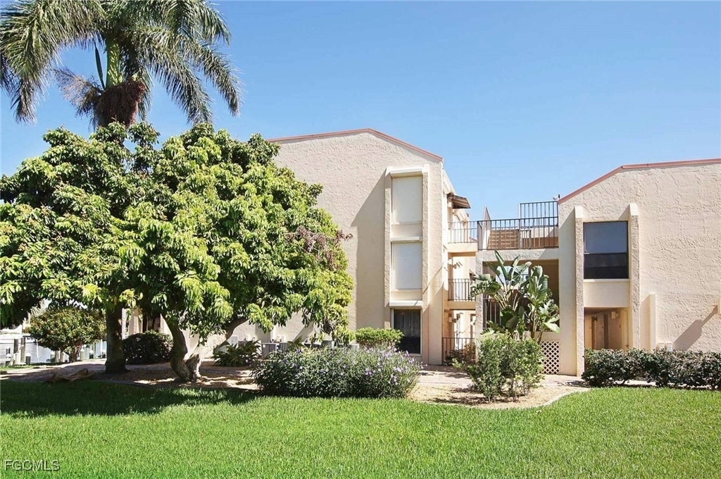 4010 Se 20th Place - Photo 1