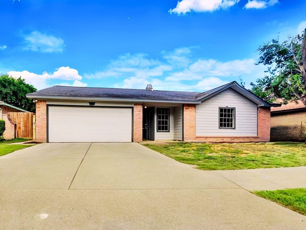 7422 Breccia Drive - Photo 0