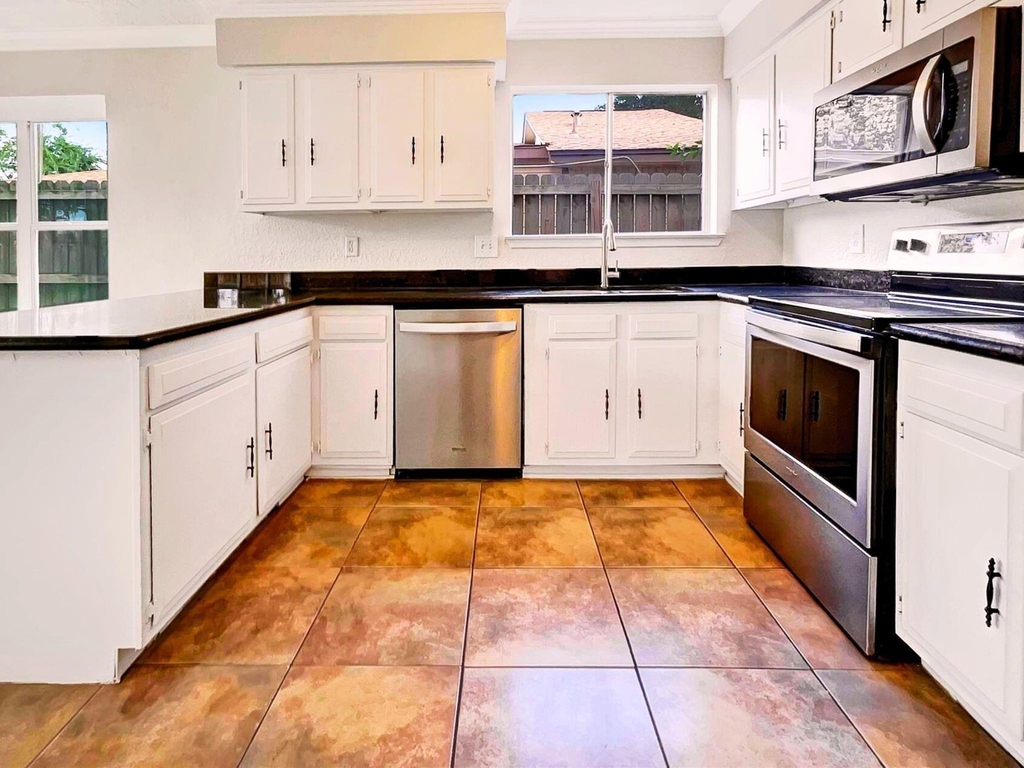 7422 Breccia Drive - Photo 6
