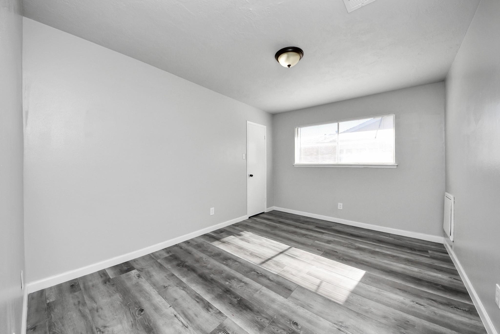 8011 La Roche Lane - Photo 33