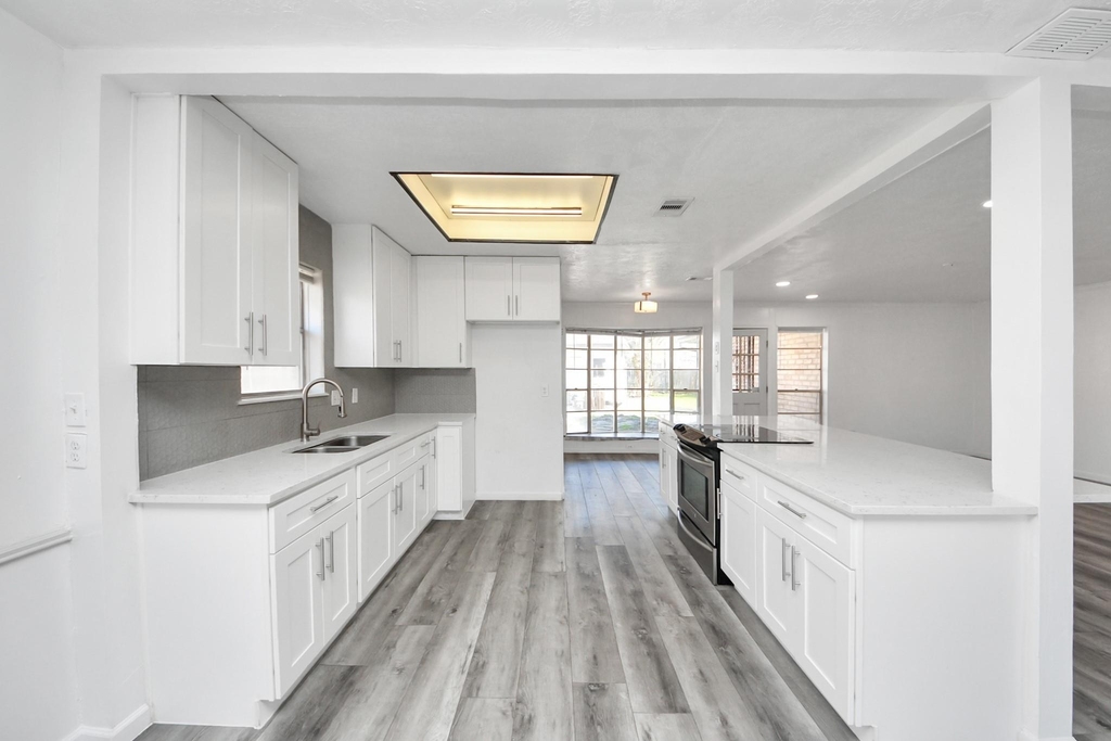 8011 La Roche Lane - Photo 17