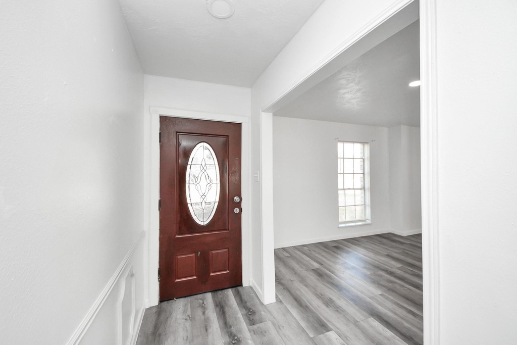 8011 La Roche Lane - Photo 13