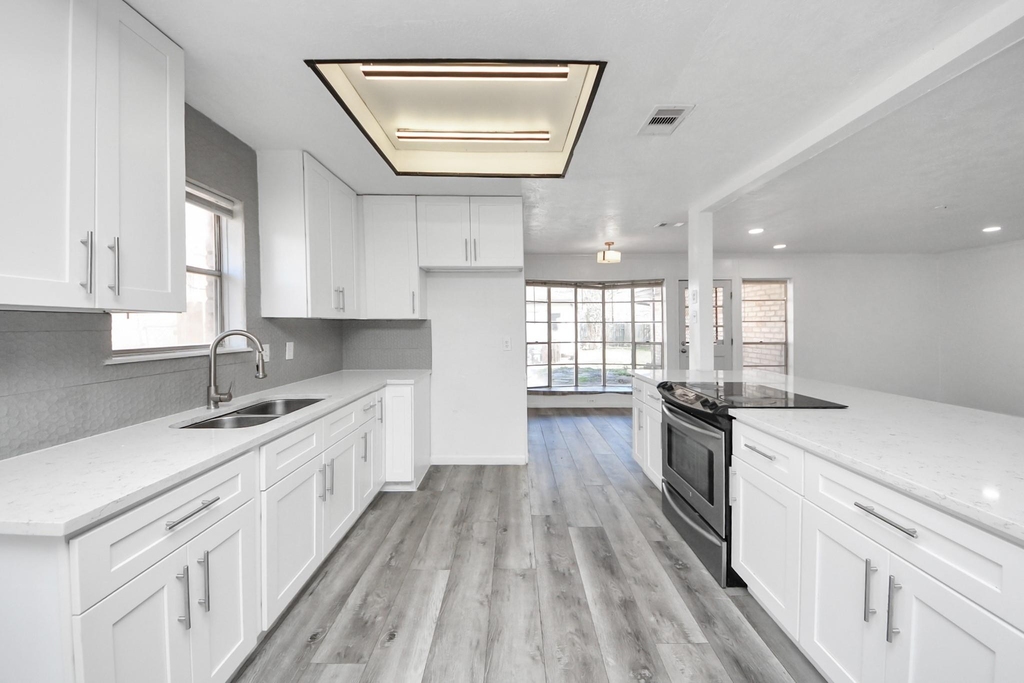 8011 La Roche Lane - Photo 23