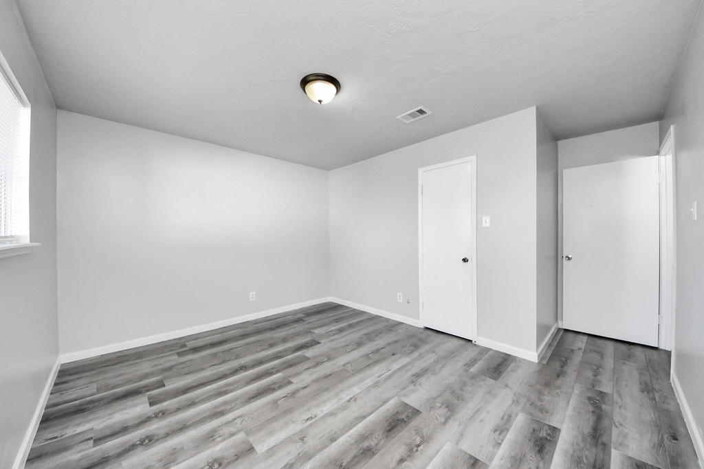 8011 La Roche Lane - Photo 36
