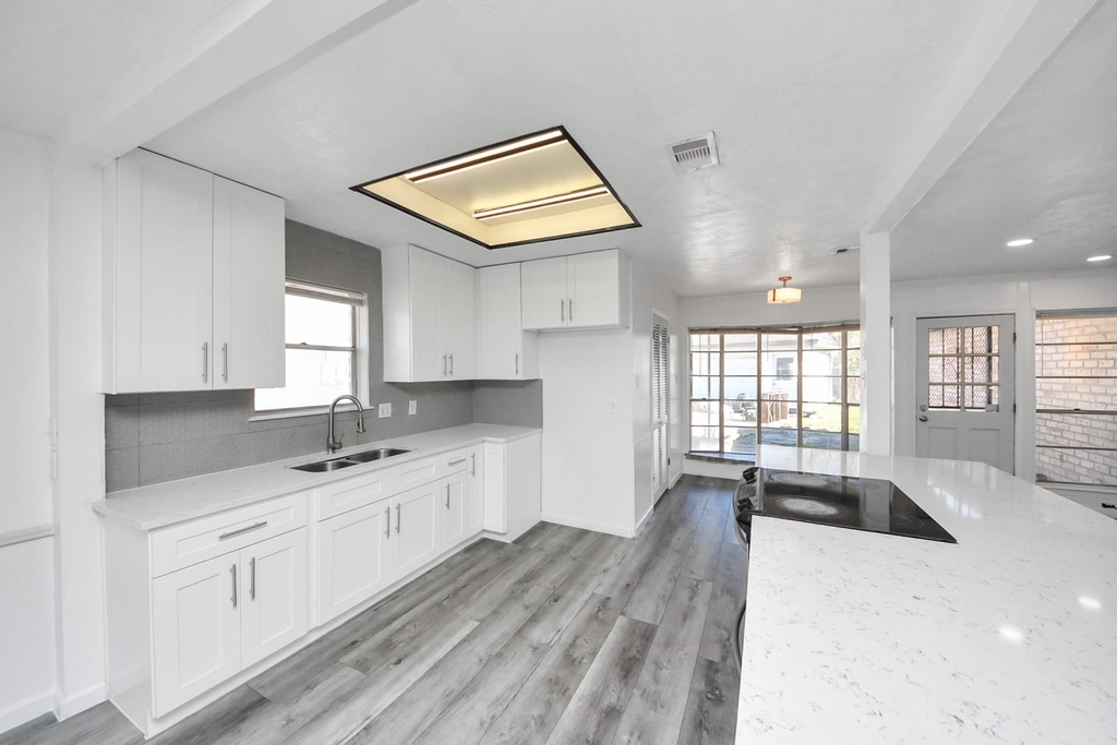 8011 La Roche Lane - Photo 19