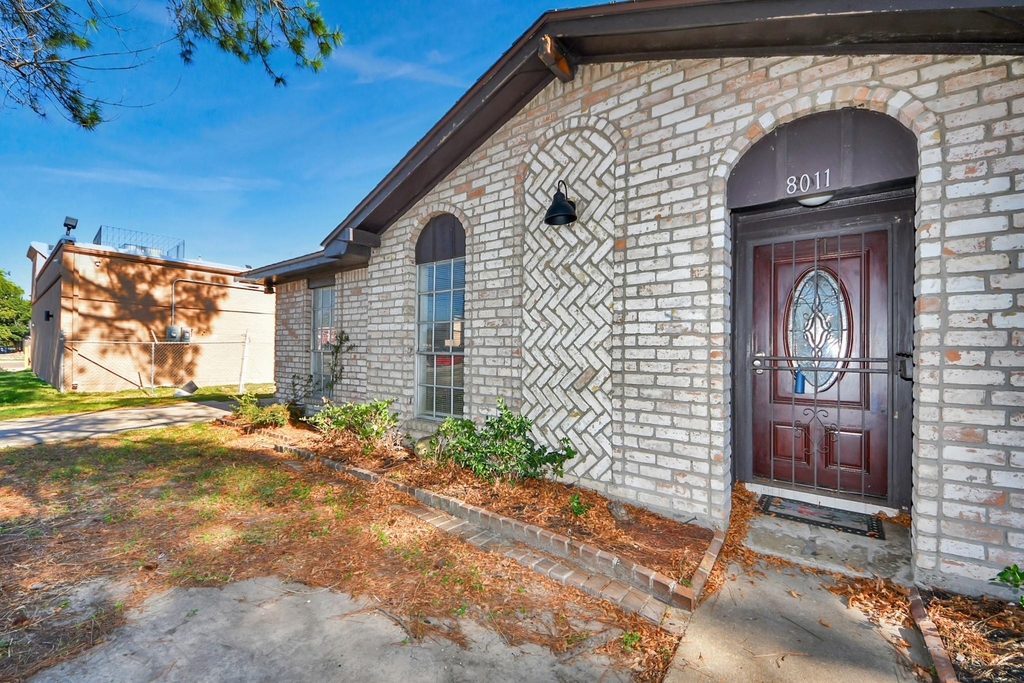 8011 La Roche Lane - Photo 7