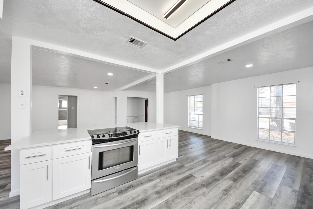 8011 La Roche Lane - Photo 22