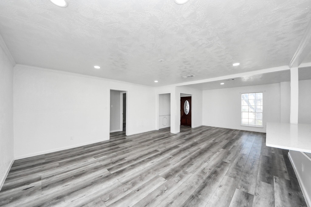 8011 La Roche Lane - Photo 11