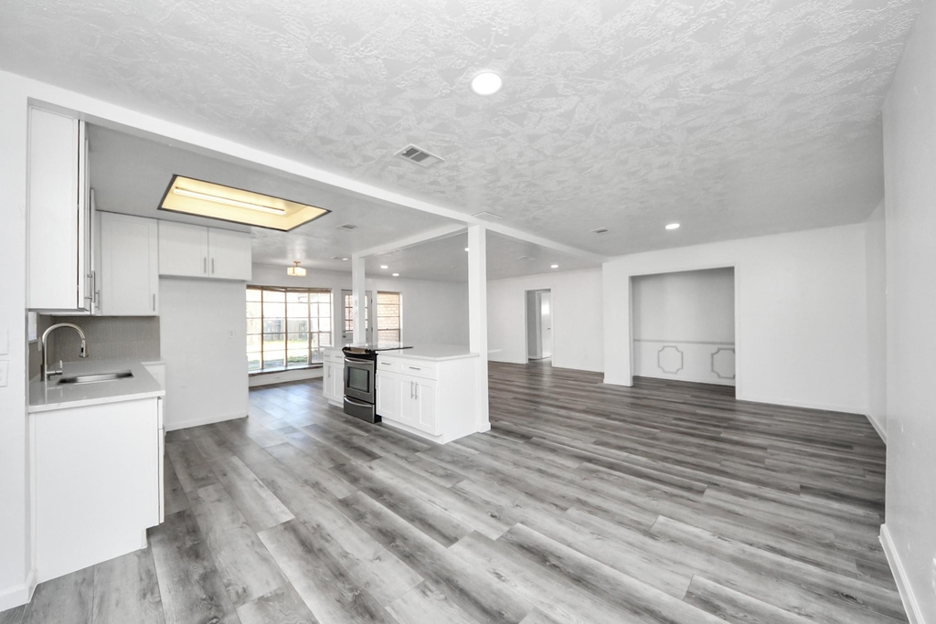 8011 La Roche Lane - Photo 15