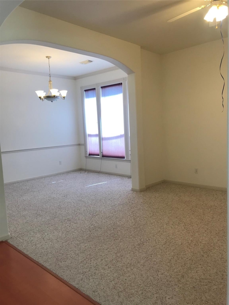 2429 Chantilly Lane - Photo 11