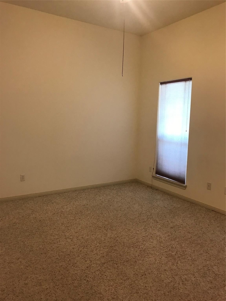 2429 Chantilly Lane - Photo 24