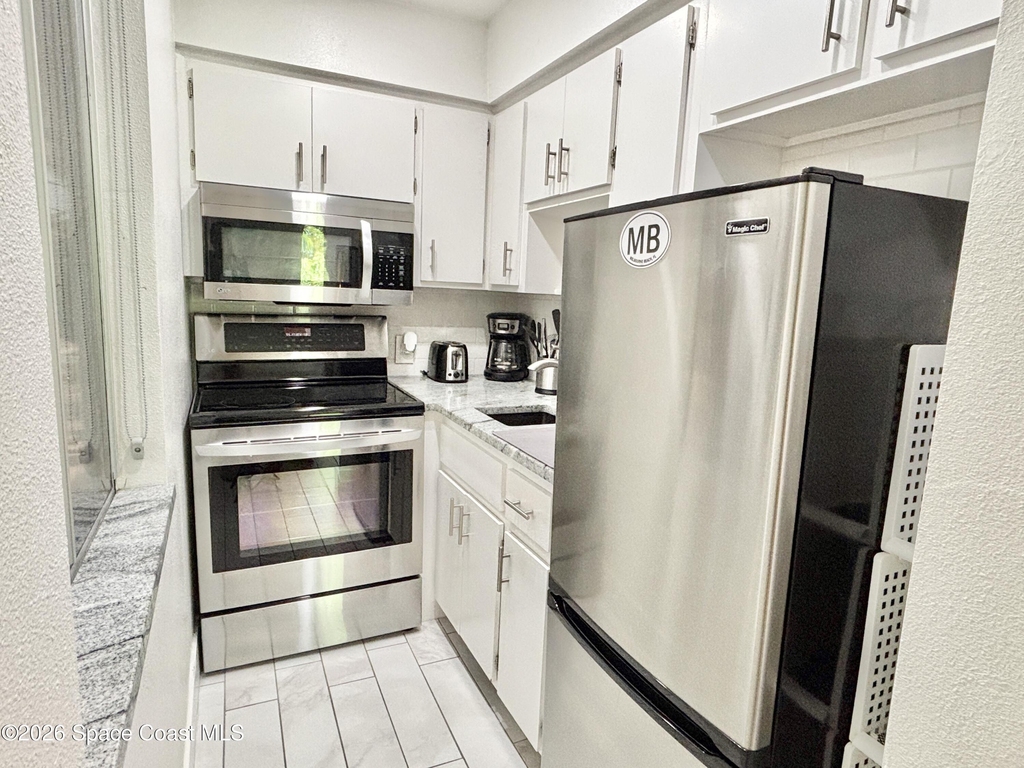 419 Ocean Avenue - Photo 5