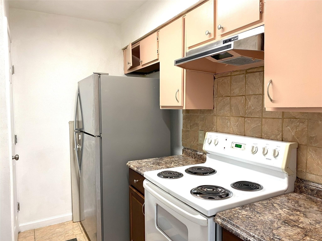 7831 Fuqua Street - Photo 8