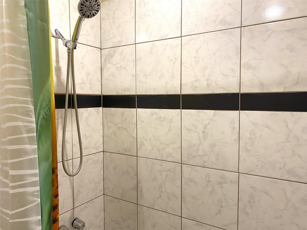 7831 Fuqua Street - Photo 2