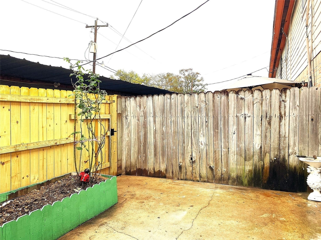 7831 Fuqua Street - Photo 10