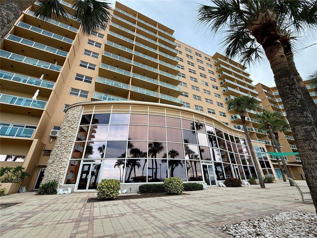 880 Mandalay Avenue - Photo 32